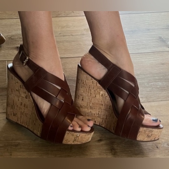 Tory Burch Shoes - 🛑 1 hour sale. Tory Burch, size 8, Sienna Chocolate Brown Cork Wedges, EUC